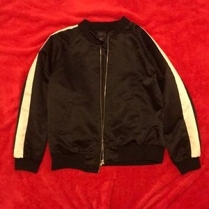 🌺Floral-Embroidered Jacket🌺